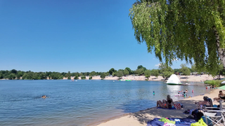 Badeunfälle bei Kindern verhindern: Diese Stiftungen unterstützen Präventionsmaßnahmen!